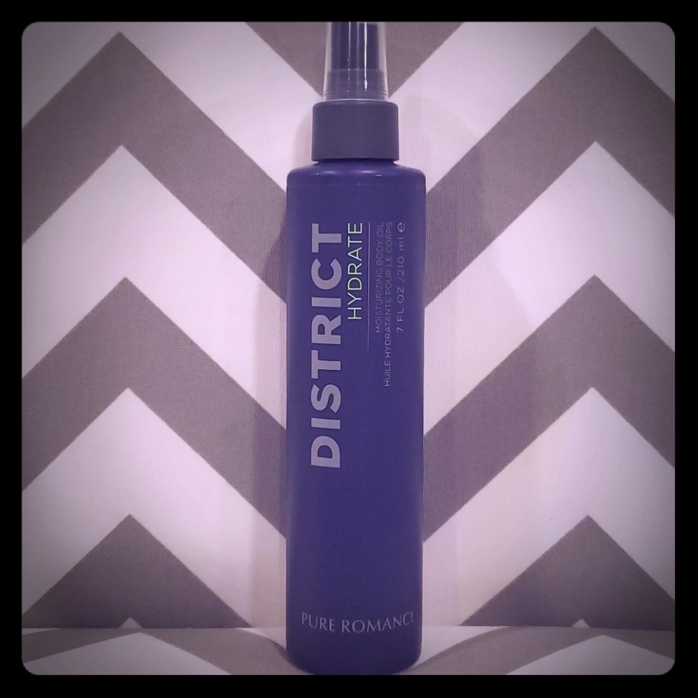 DISTRICT Hydrating Body Oil